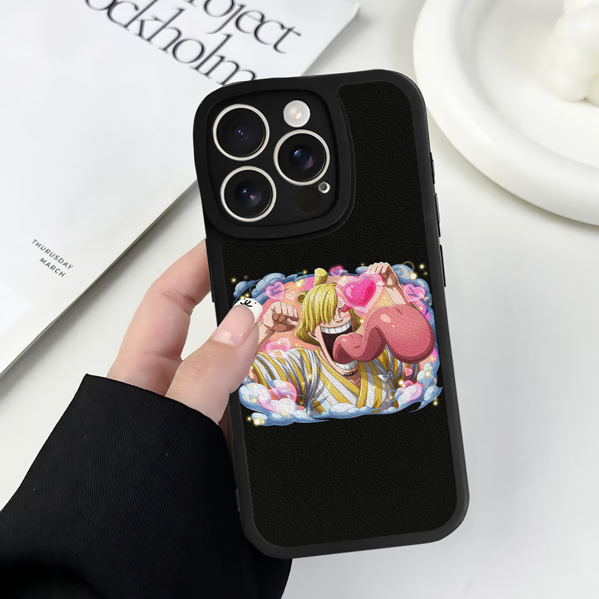 （画像用） ワンピース サンジ ONE PIECE Sanji 【iPhone 16シリーズ対応】シリコンスマホケース（レザー調） 材質：シリコン